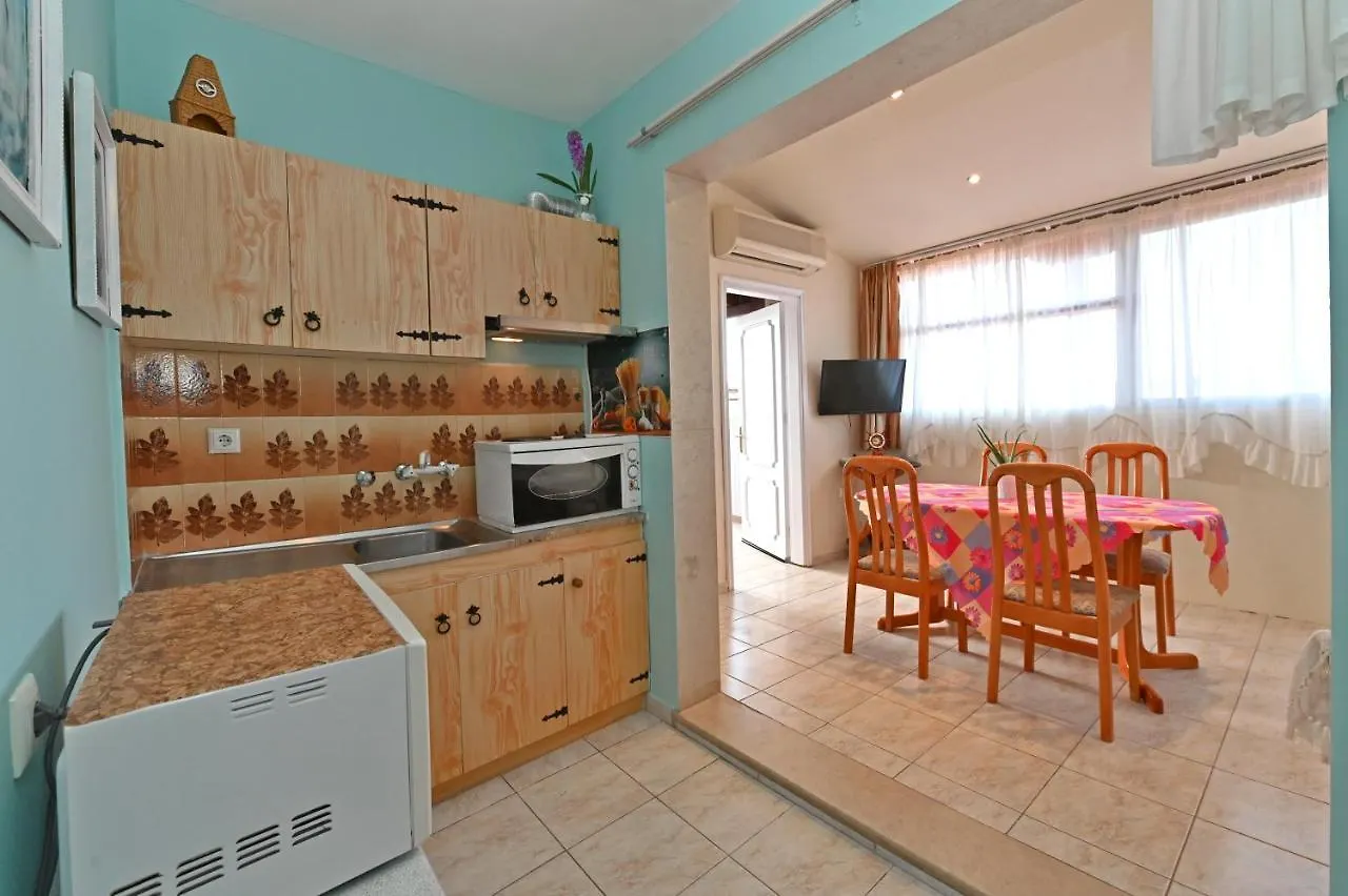 Dionisos Palms Apartments Paralia Dionysiou Grecia